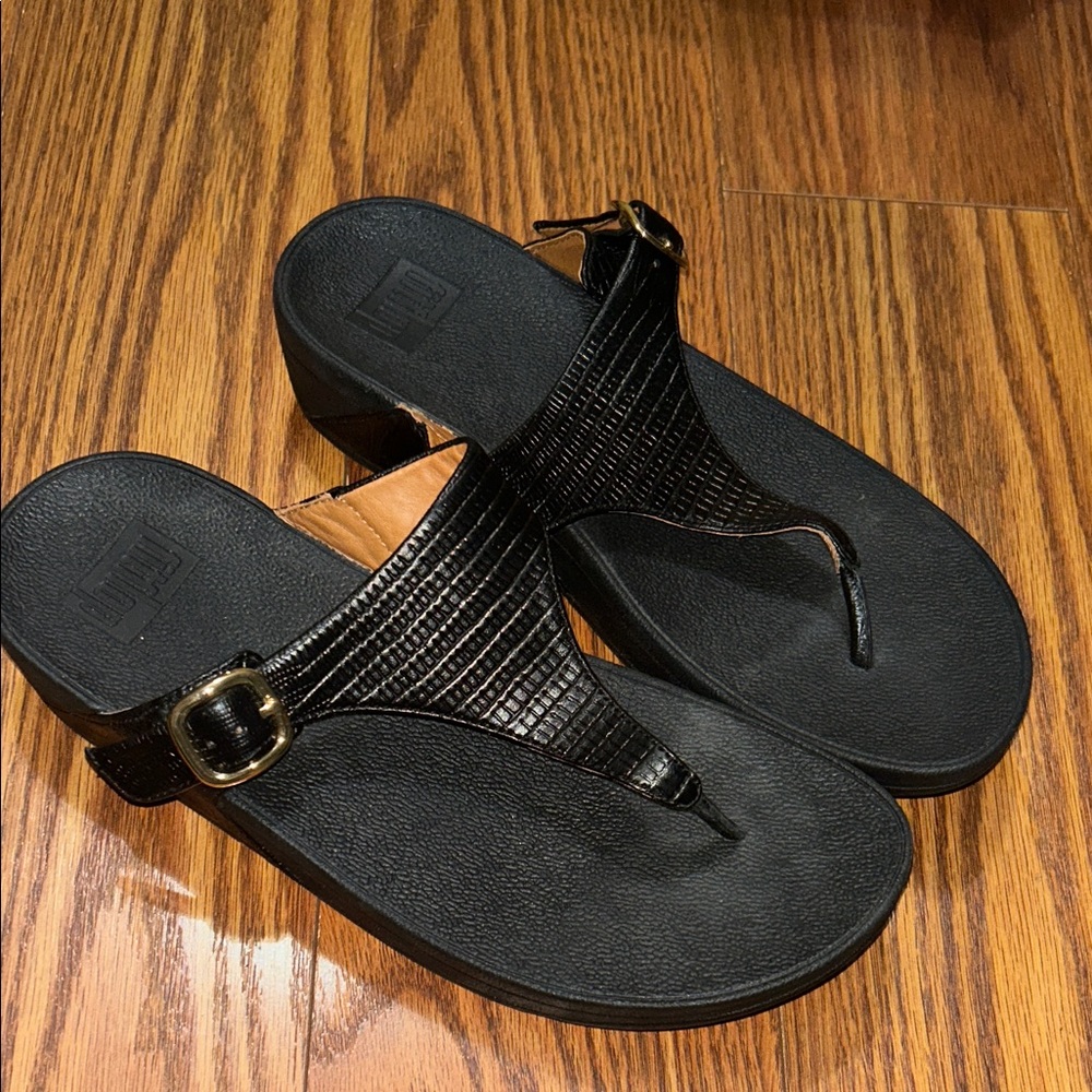 FitFlop Thong Sandals Womens 8 Black Textured Buckle Flip Flop‎ Sandals Slip On